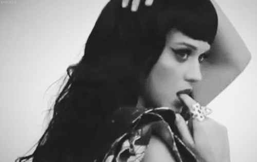 Hoelahoep hoesten klassiek Artiesten Katy Perry Sexy Gif Pruik Teenage Dream Lip Beet » Animaatjes.nl