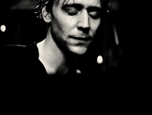 Tom Hiddleston GIF. Gifs Filmsterren Tom hiddleston 13 Loki 