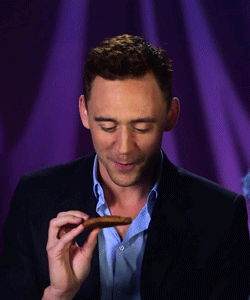 Tom Hiddleston GIF. Sorry Gifs Filmsterren Tom hiddleston Het spijt me Het spijt me echt 