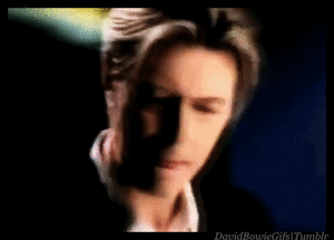 David Bowie GIF. Beroemdheden Artiesten Gifs David bowie De man die naar de aarde viel Thomas newton 